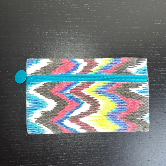 🟣 5/$15 - Ipsy bag - Picture 1 of 5
